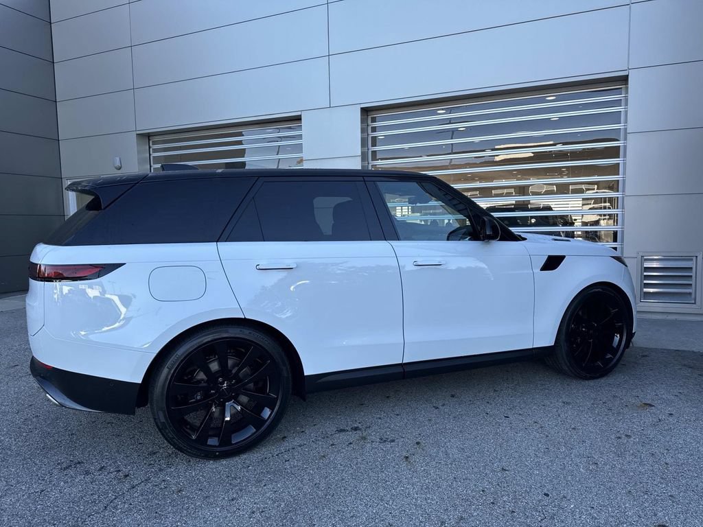 New 2026 Land Rover Range Rover Sport SE AWD/4WD image 8