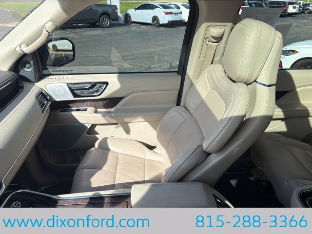 Used 2019 Lincoln Navigator Reserve AWD/4WD image 25