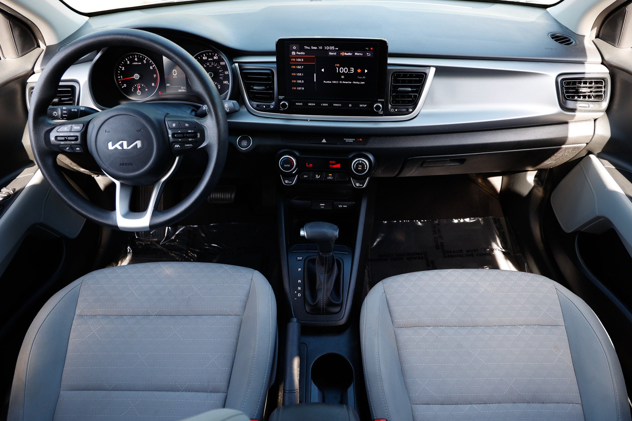 Used 2023 Kia Rio S w/ Technology Package FWD image 2