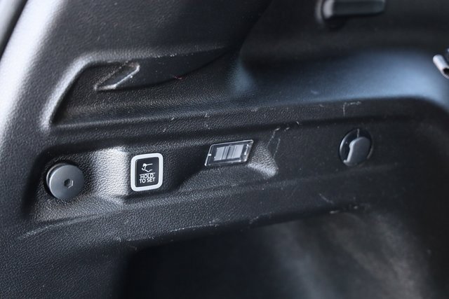 Used 2024 Jeep Grand Cherokee L Laredo w/ Luxury Tech Group I image 30