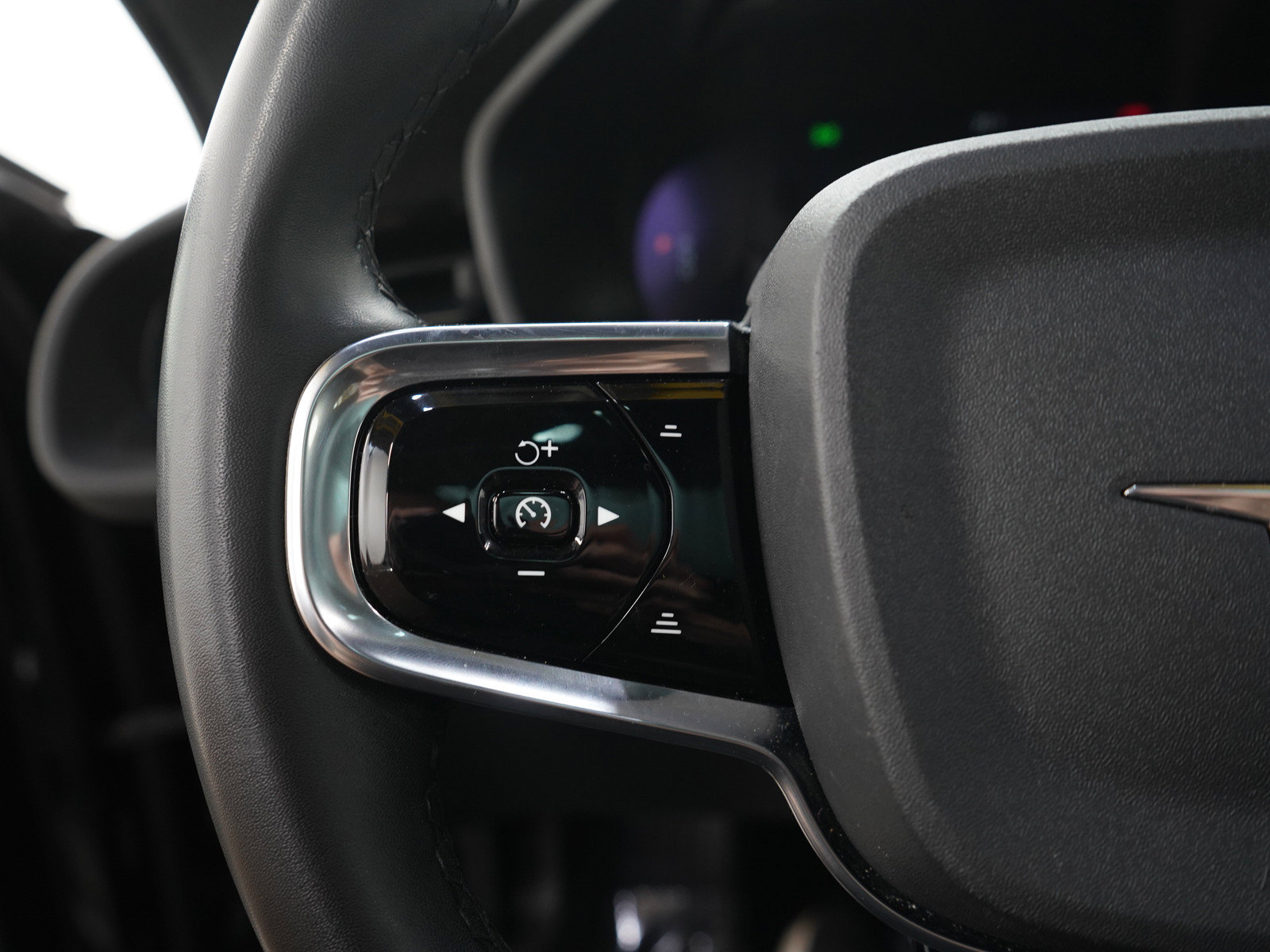 Used 2021 Polestar Polestar 2 AWD/4WD image 25