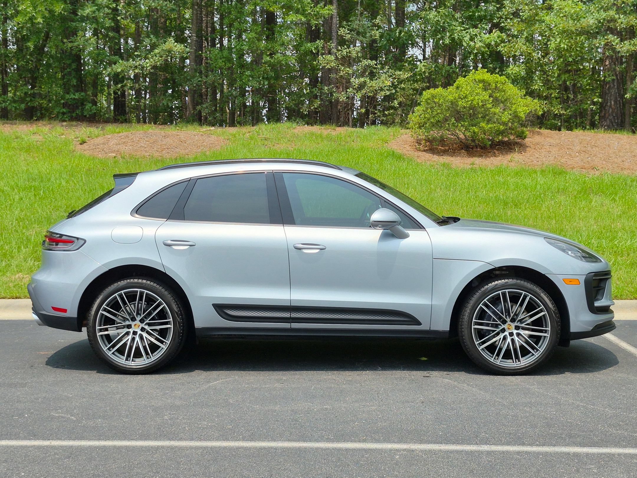 Certified 2026 Porsche Macan AWD/4WD image 31