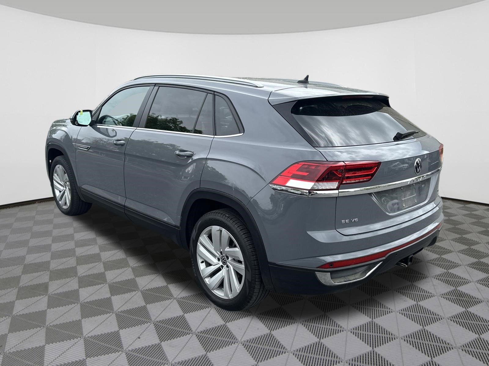 Used 2022 Volkswagen Atlas Cross Sport SE AWD/4WD image 5