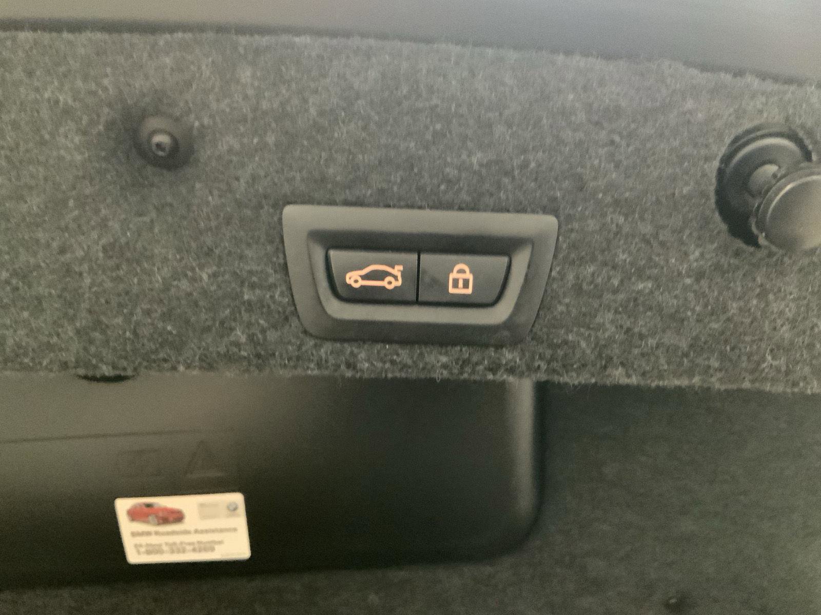 Used 2011 BMW 550i xDrive Sedan AWD/4WD image 37