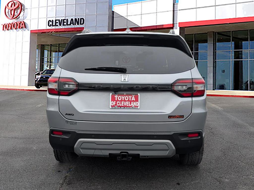 Used 2025 Honda Pilot TrailSport image 6