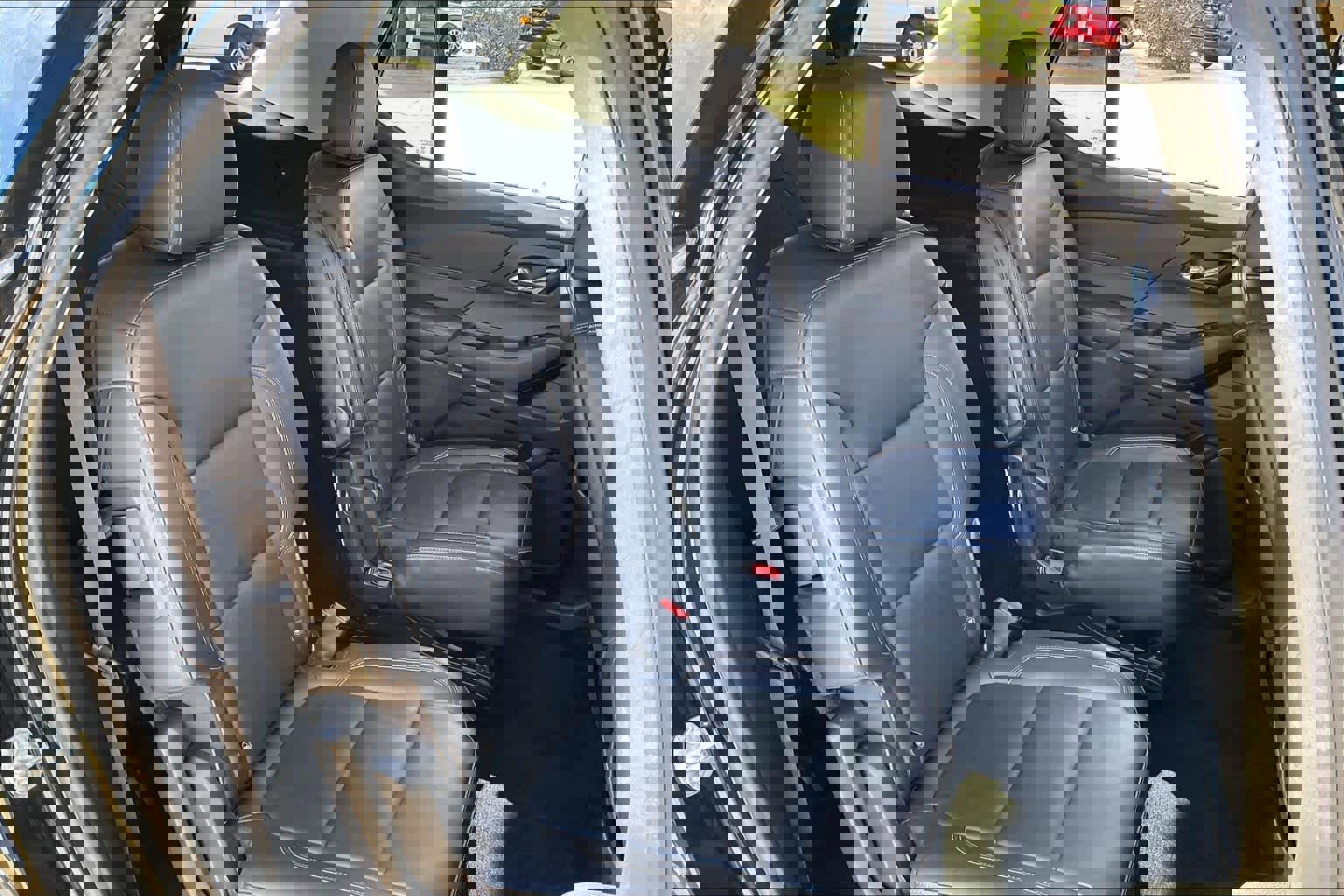 Used 2020 Chevrolet Traverse RS image 18