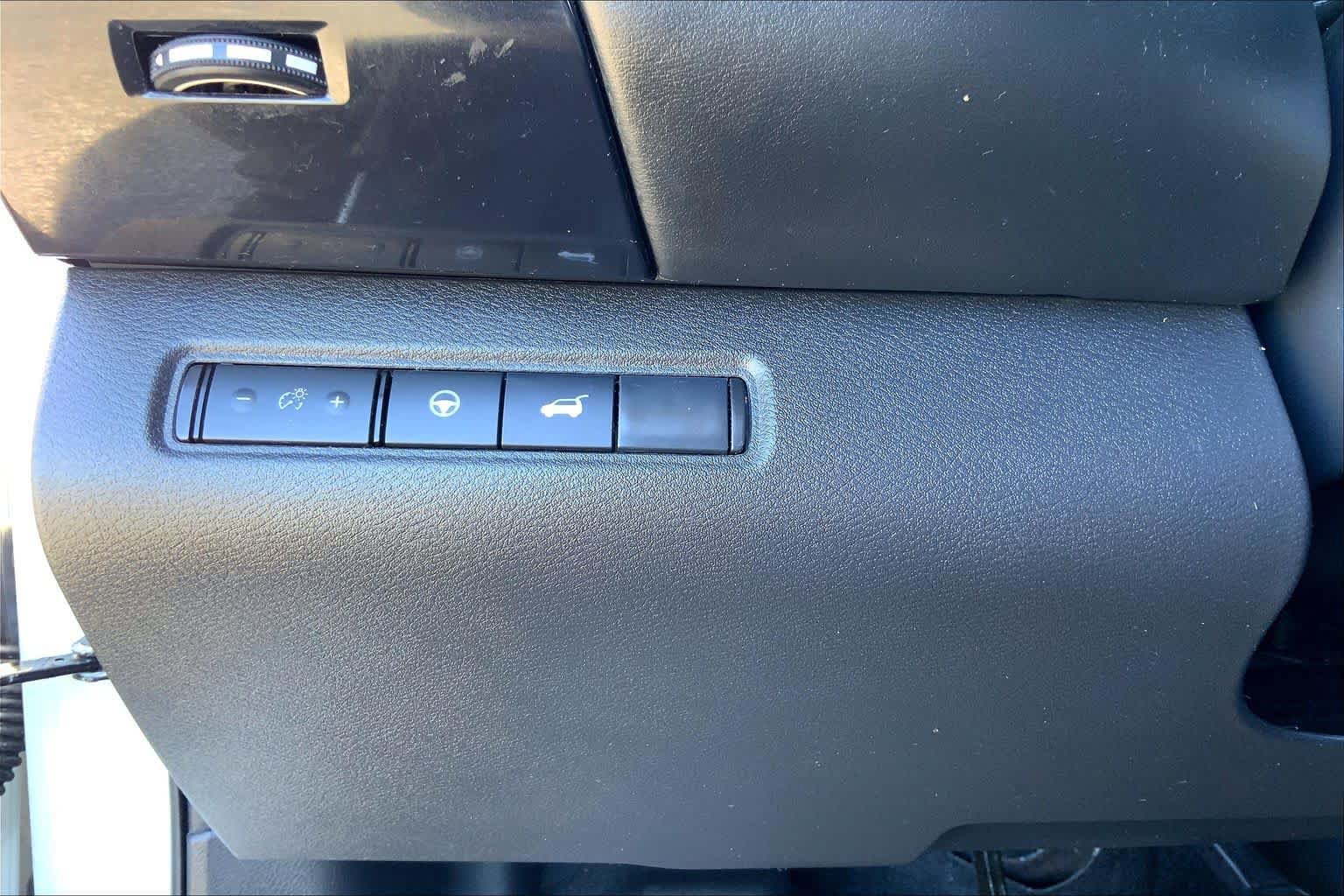 Used 2025 Nissan Pathfinder SV w/ Cargo Package FWD image 33