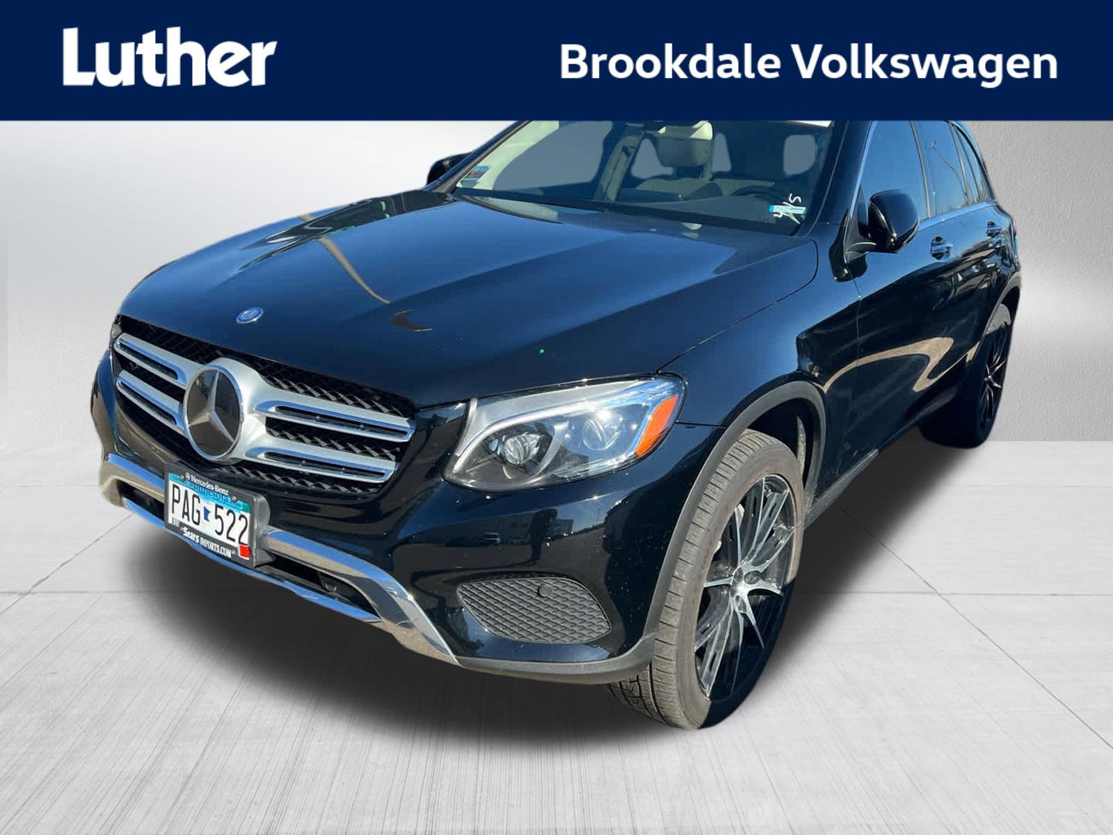 Used 2017 Mercedes-Benz GLC 300 4MATIC image 1