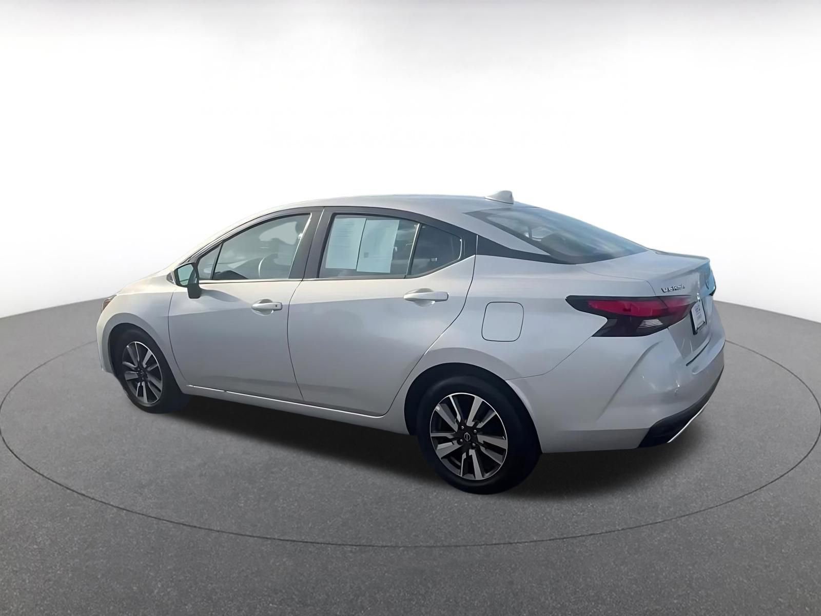 Used 2025 Nissan Versa SV image 10