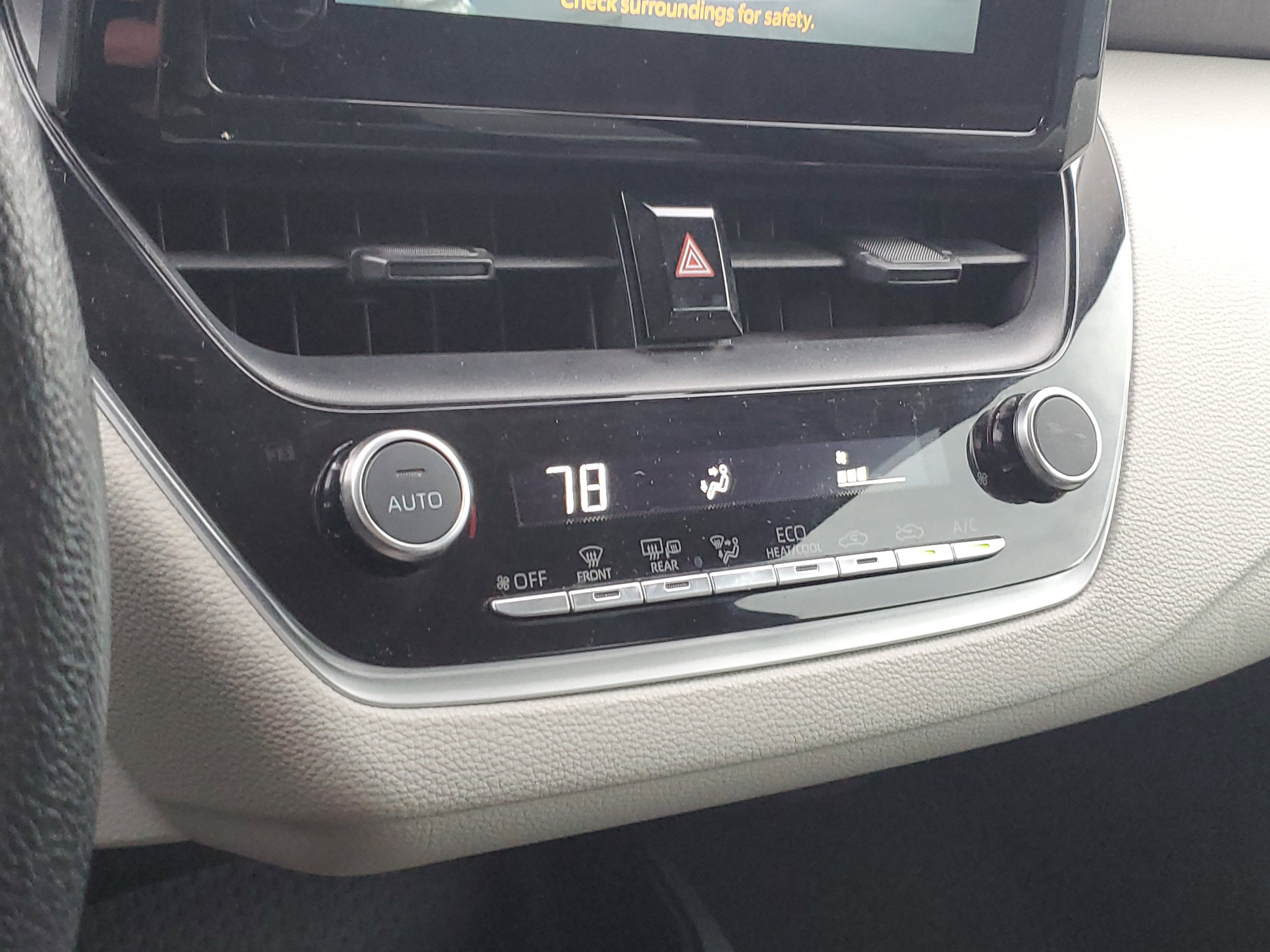 Used 2024 Toyota Corolla LE image 21