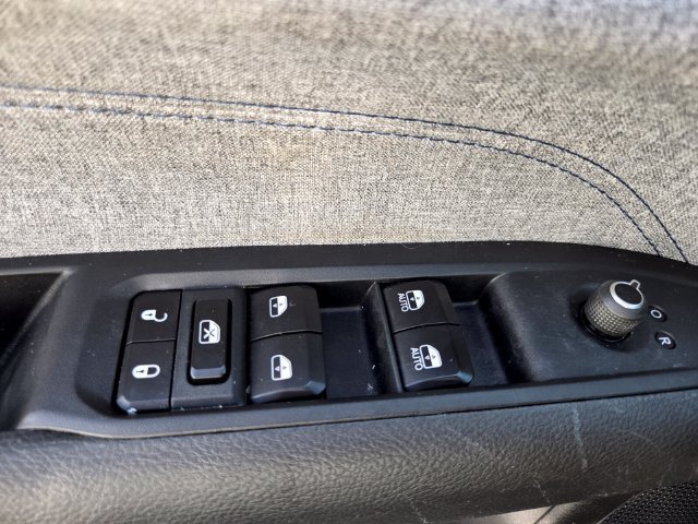 Used 2024 Jeep Compass Latitude AWD/4WD image 36
