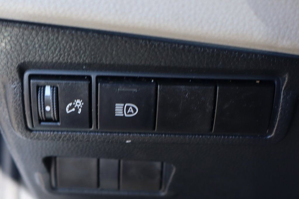 Used 2022 Toyota Corolla Cross L image 18