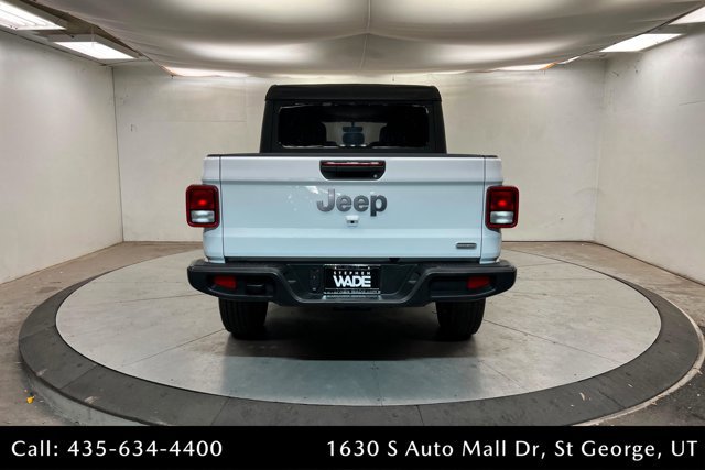 Used 2022 Jeep Gladiator Overland image 4