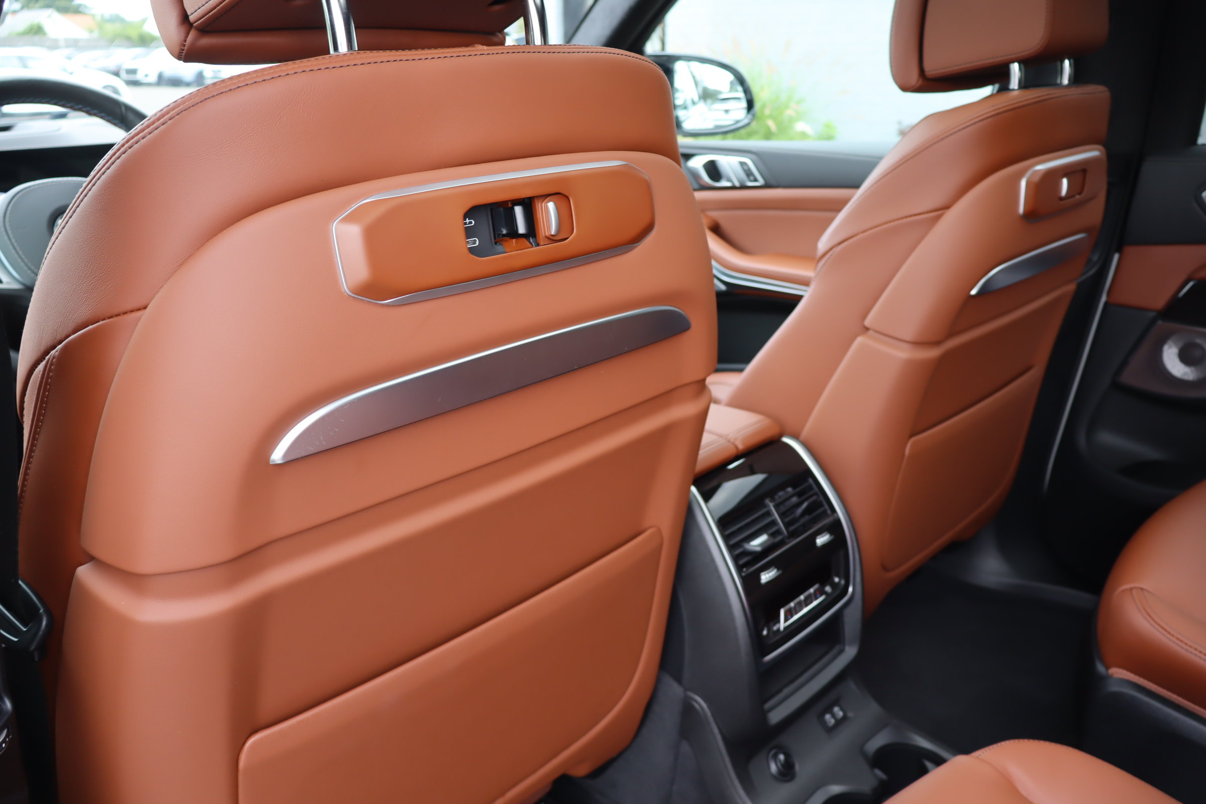 Used 2025 BMW X7 M60i AWD/4WD image 35
