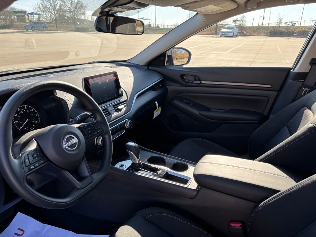 Used 2025 Nissan Altima 2.5 S image 15