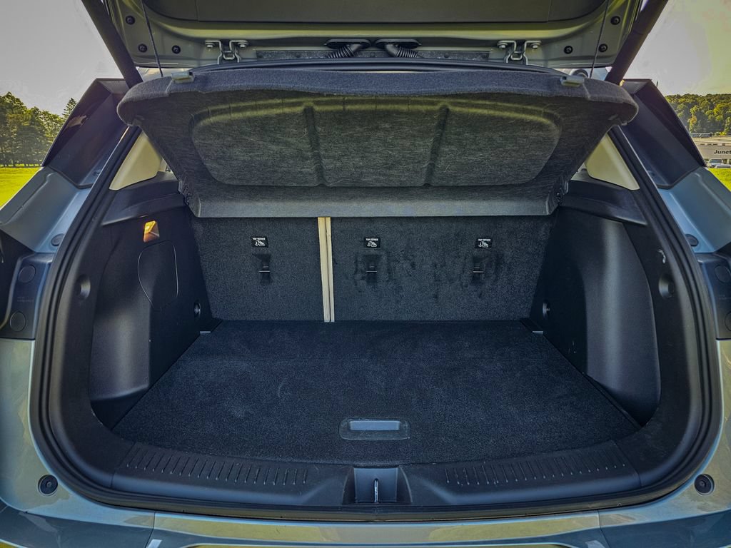 Used 2024 Buick Encore GX Avenir w/ Avenir Convenience Package AWD/4WD image 35