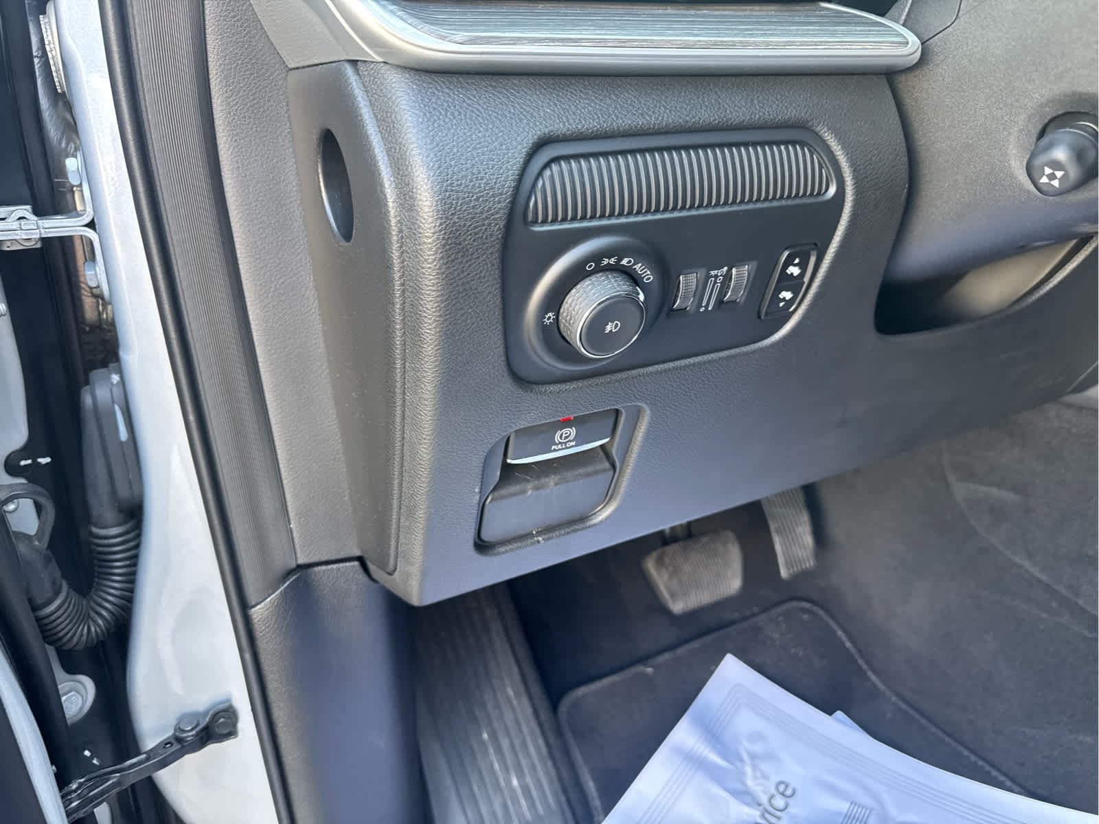 Used 2024 Jeep Wagoneer Series III AWD/4WD image 24