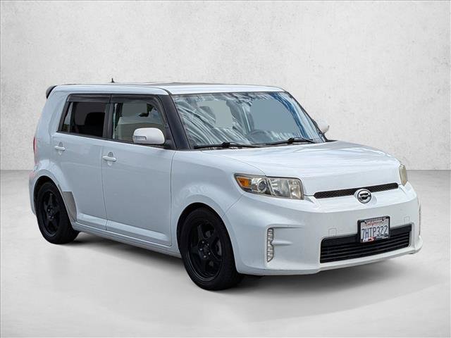 Used 2014 Scion xB FWD image 3