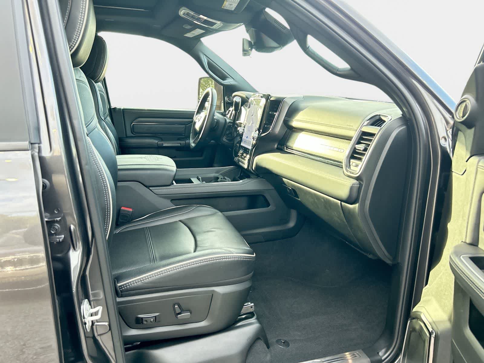 Used 2024 RAM 2500 Limited AWD/4WD image 14