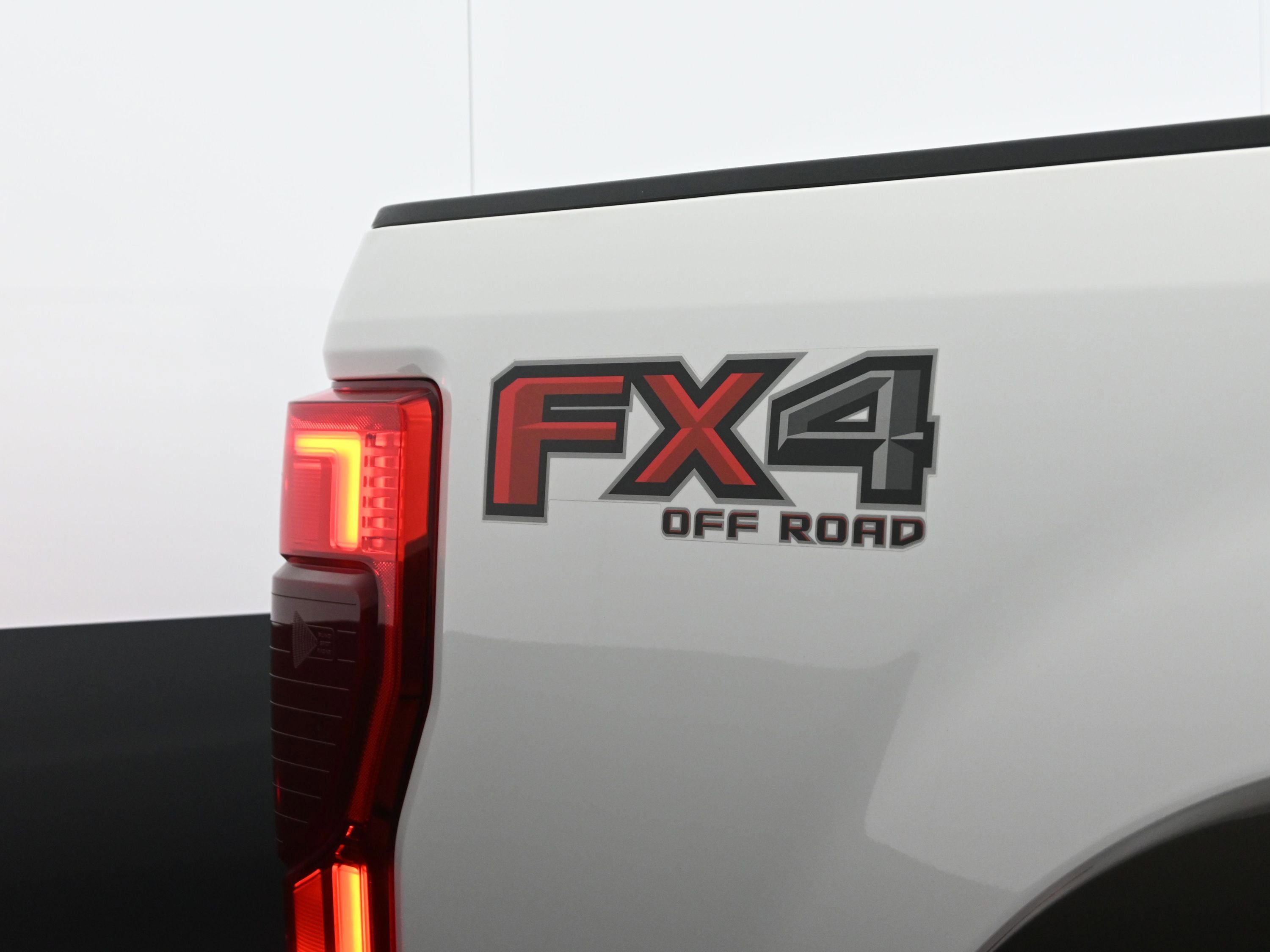 Used 2022 Ford F250 Lariat w/ Lariat Ultimate Package AWD/4WD image 46