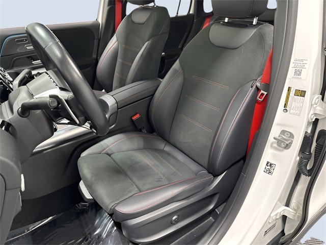 Used 2025 Mercedes-Benz GLA 35 AMG 4MATIC image 29