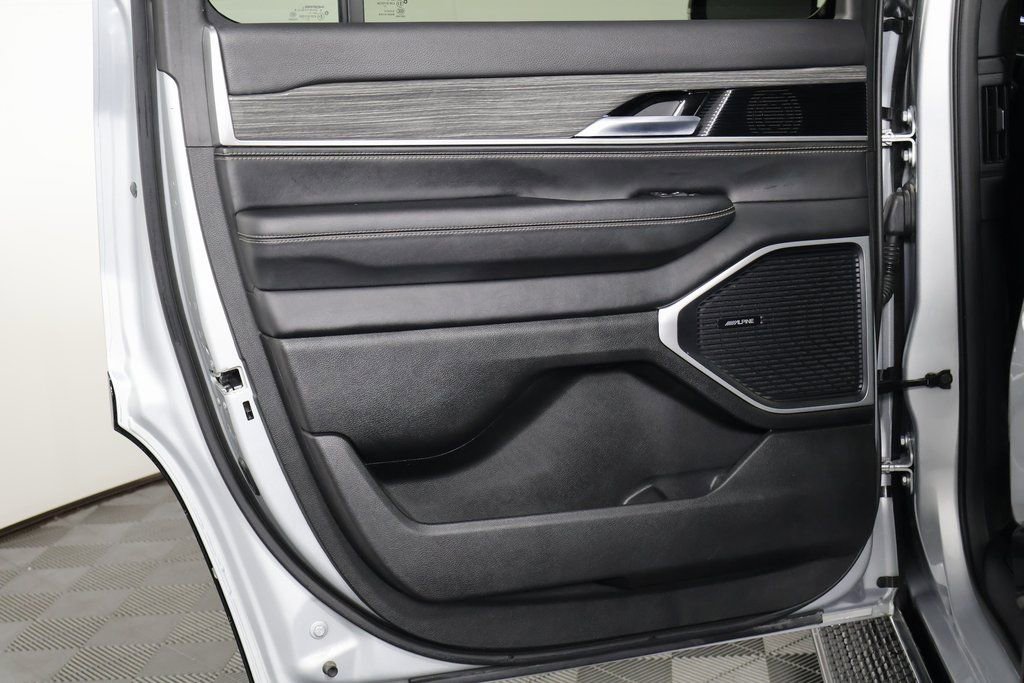 Used 2022 Jeep Wagoneer Series II image 14