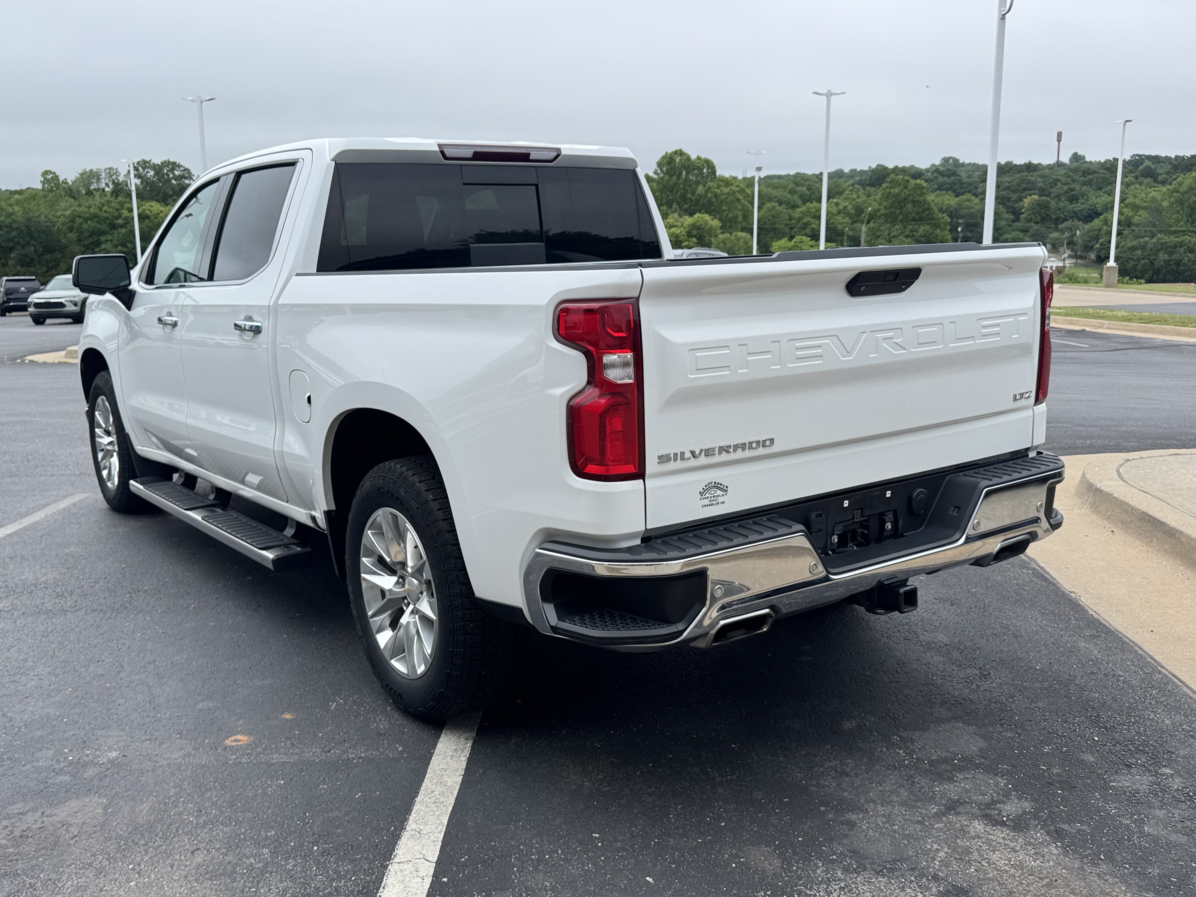 Used 2021 Chevrolet Silverado 1500 LTZ AWD/4WD image 3