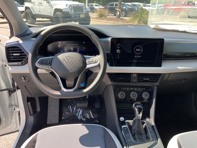 New 2025 Volkswagen Taos S image 17