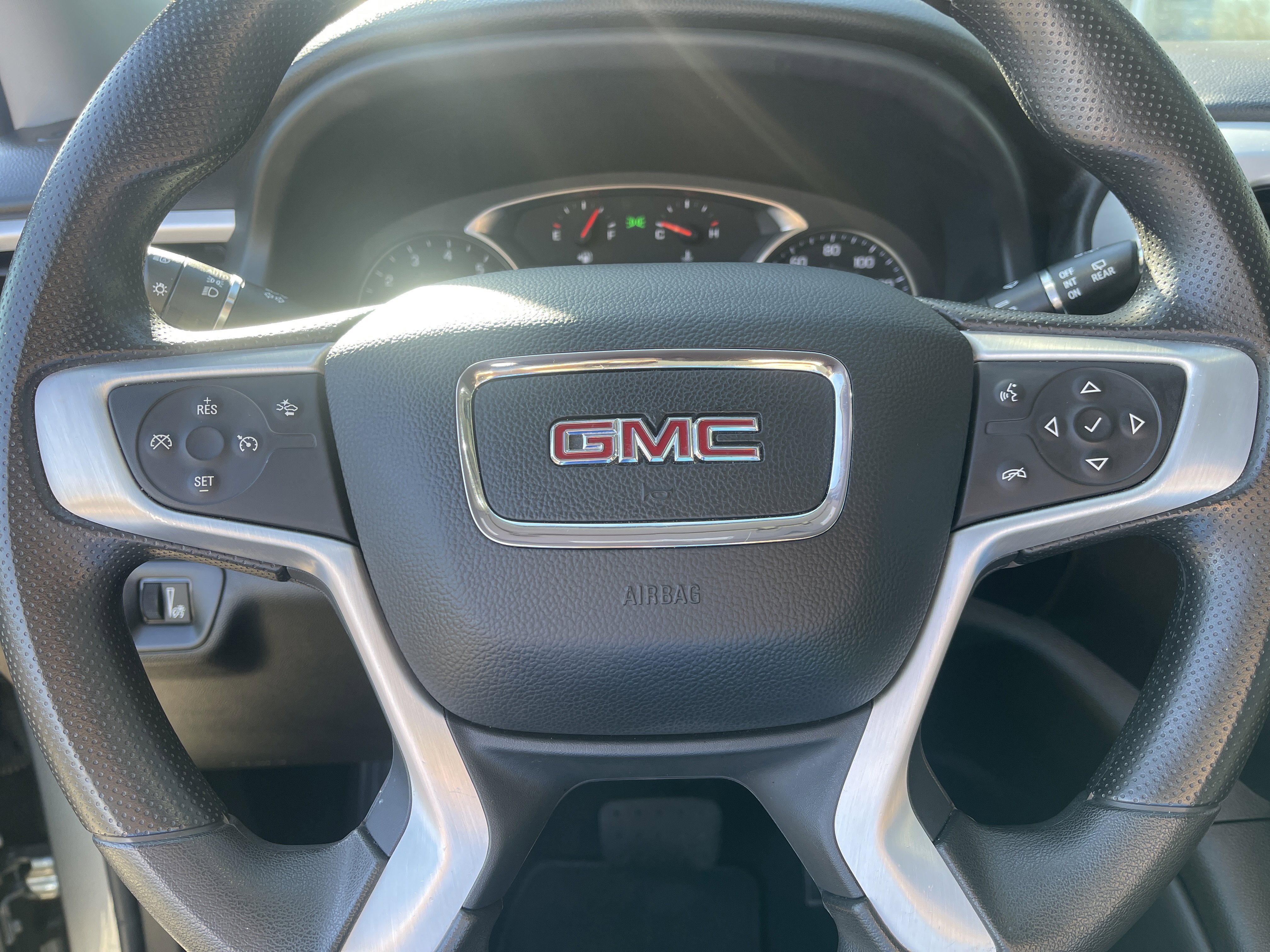 Used 2023 GMC Acadia SLE w/ Driver Convenience Package image 22