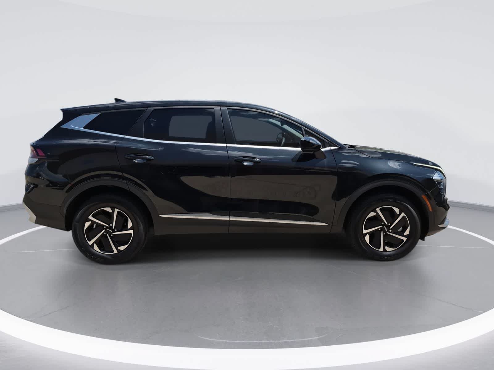 Used 2023 Kia Sportage LX AWD/4WD image 9