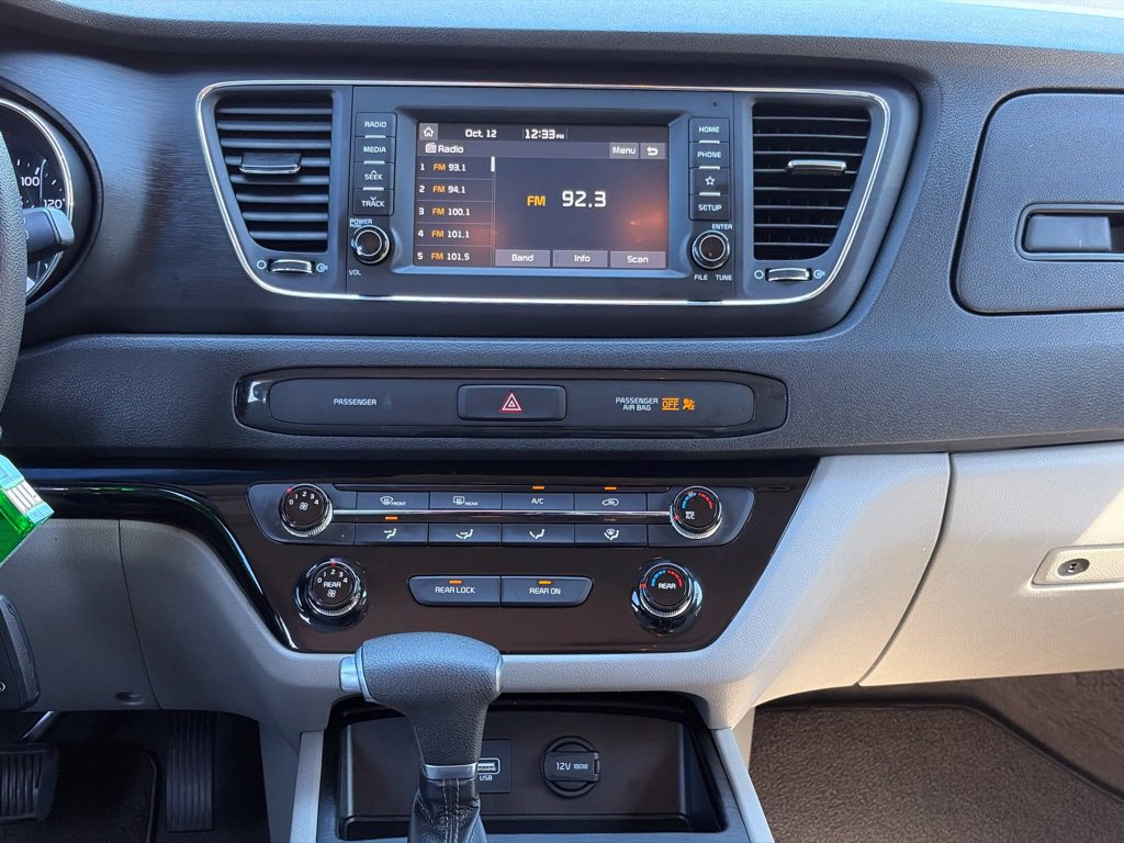 Used 2019 Kia Sedona LX FWD image 28
