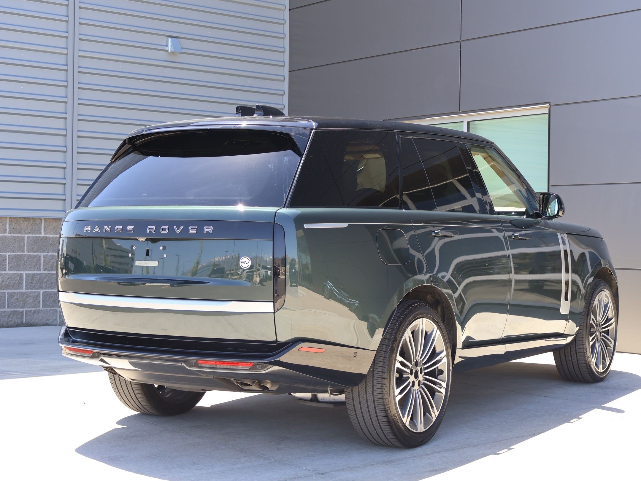 Certified 2025 Land Rover Range Rover SV AWD/4WD image 7