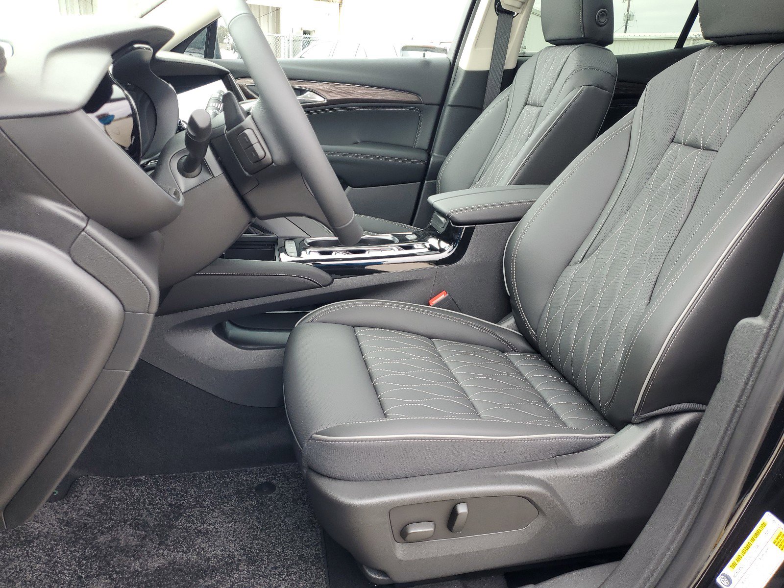 Used 2023 Buick Envision Avenir image 15