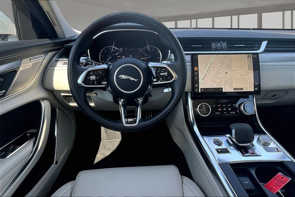 Used 2022 Jaguar XF R-Dynamic SE AWD/4WD image 5