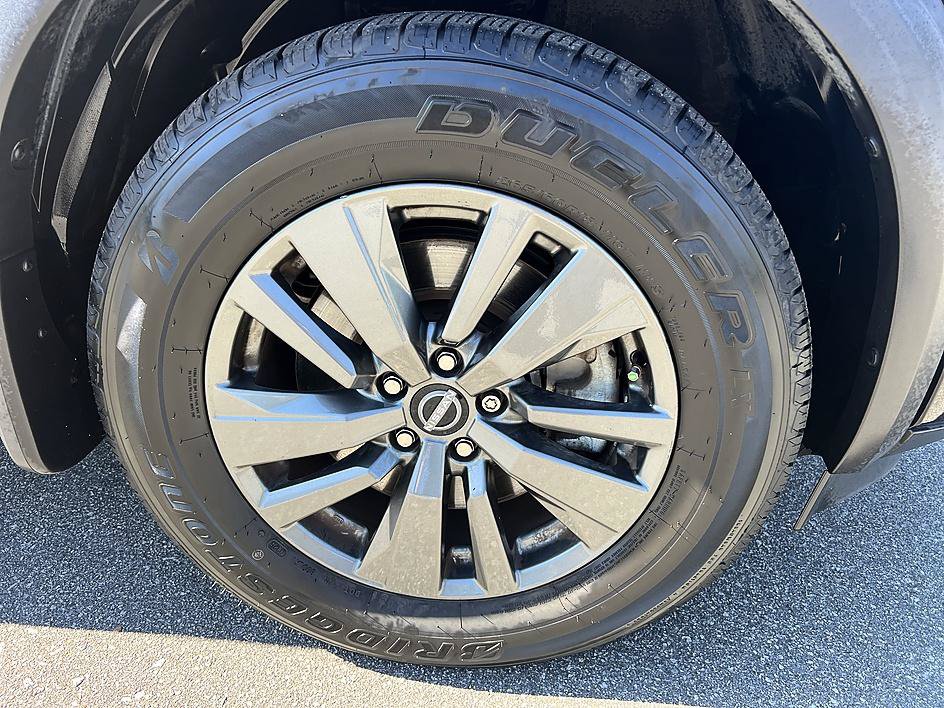 Certified 2022 Nissan Pathfinder SV w/ SV Black Package FWD image 12