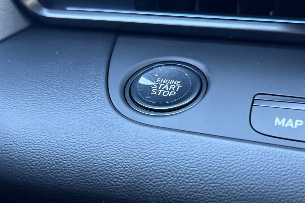 New 2025 Hyundai Elantra SEL image 20