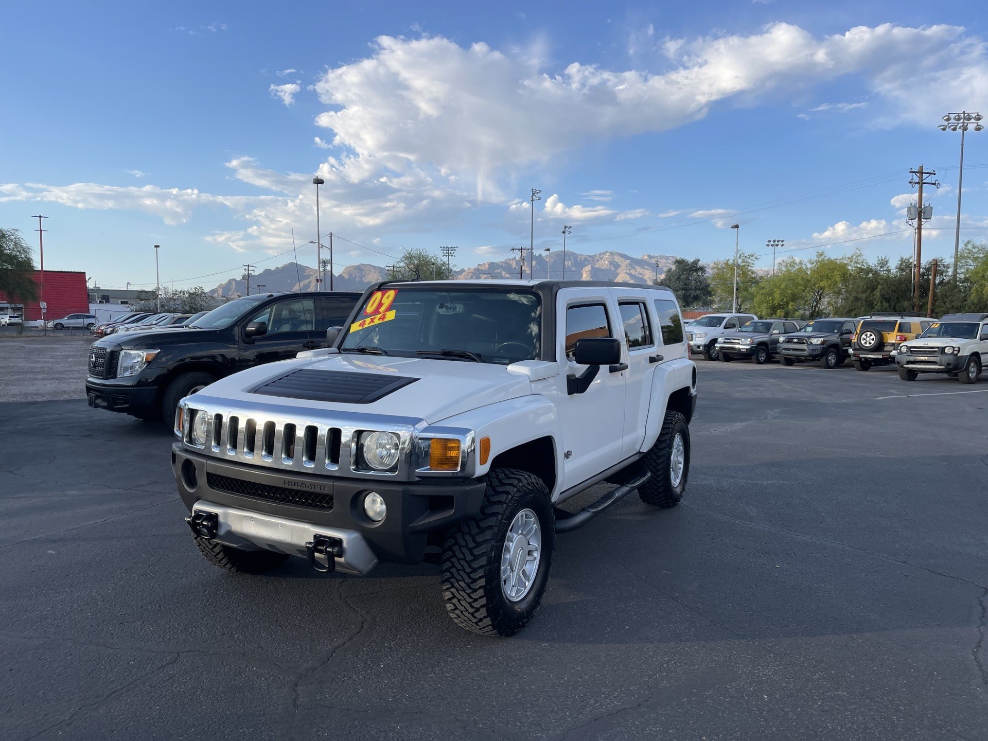 Used 2009 HUMMER H3 Luxury AWD/4WD image 1