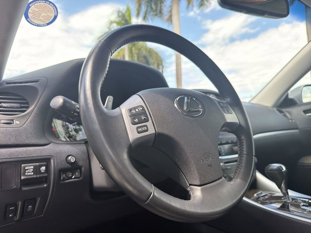 Used 2012 Lexus IS 350C w/ Luxury Pkg RWD image 23