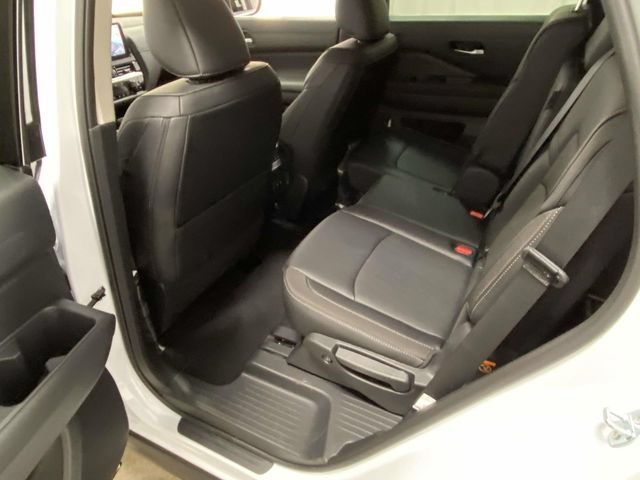 New 2026 Nissan Pathfinder SL FWD image 8