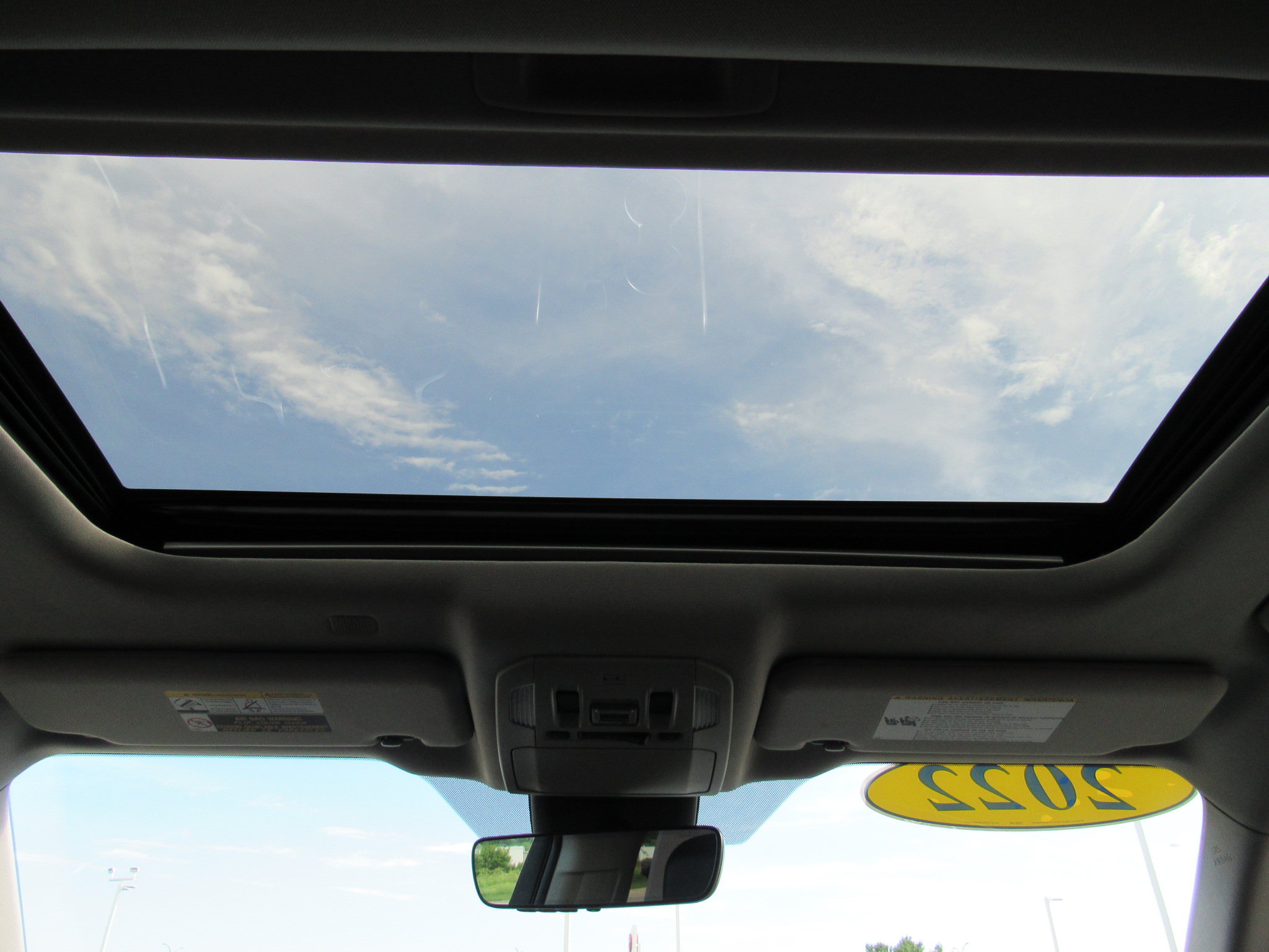 Used 2022 Toyota Highlander XLE AWD/4WD image 35