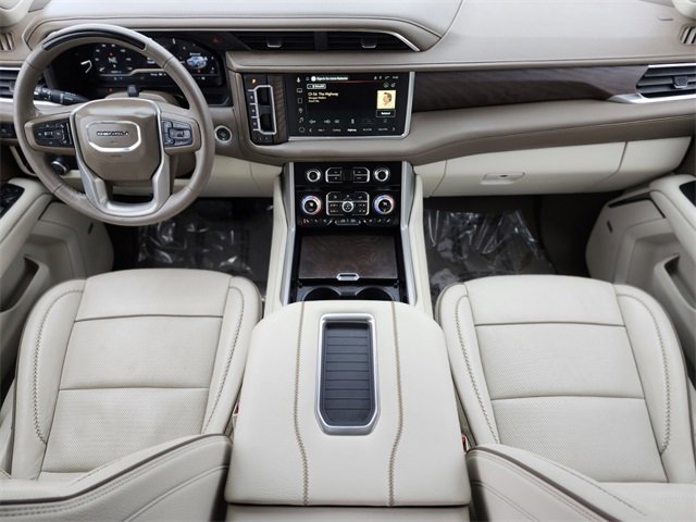 Used 2023 GMC Yukon XL Denali w/ Advanced Technology Package image 12