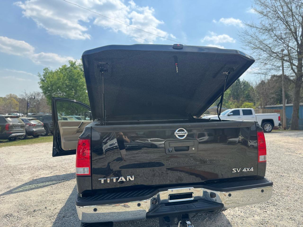 Used 2013 Nissan Titan SV w/ SV Value Truck Pkg image 20