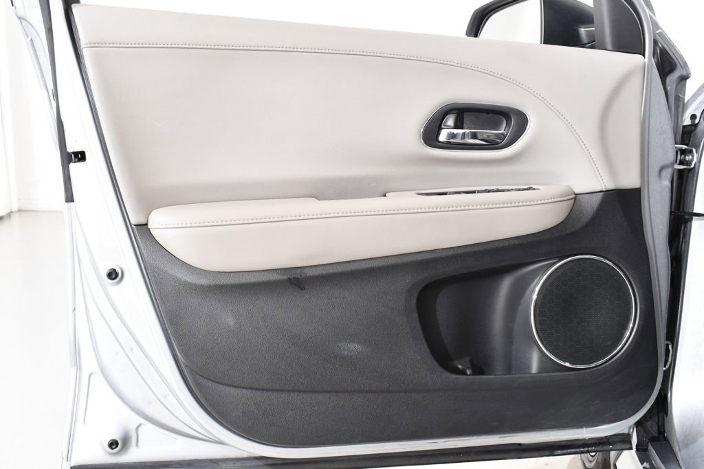 Used 2019 Honda HR-V Touring image 24