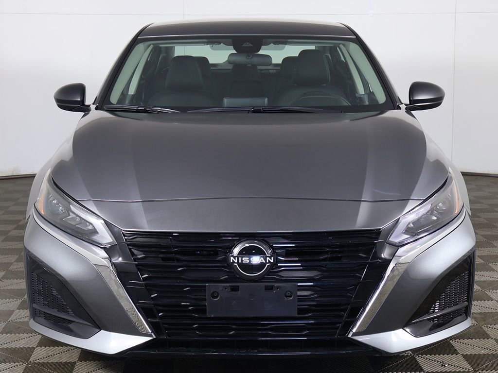 Used 2024 Nissan Altima 2.5 SV image 8
