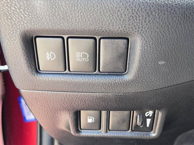 Used 2019 Toyota C-HR Limited FWD image 19