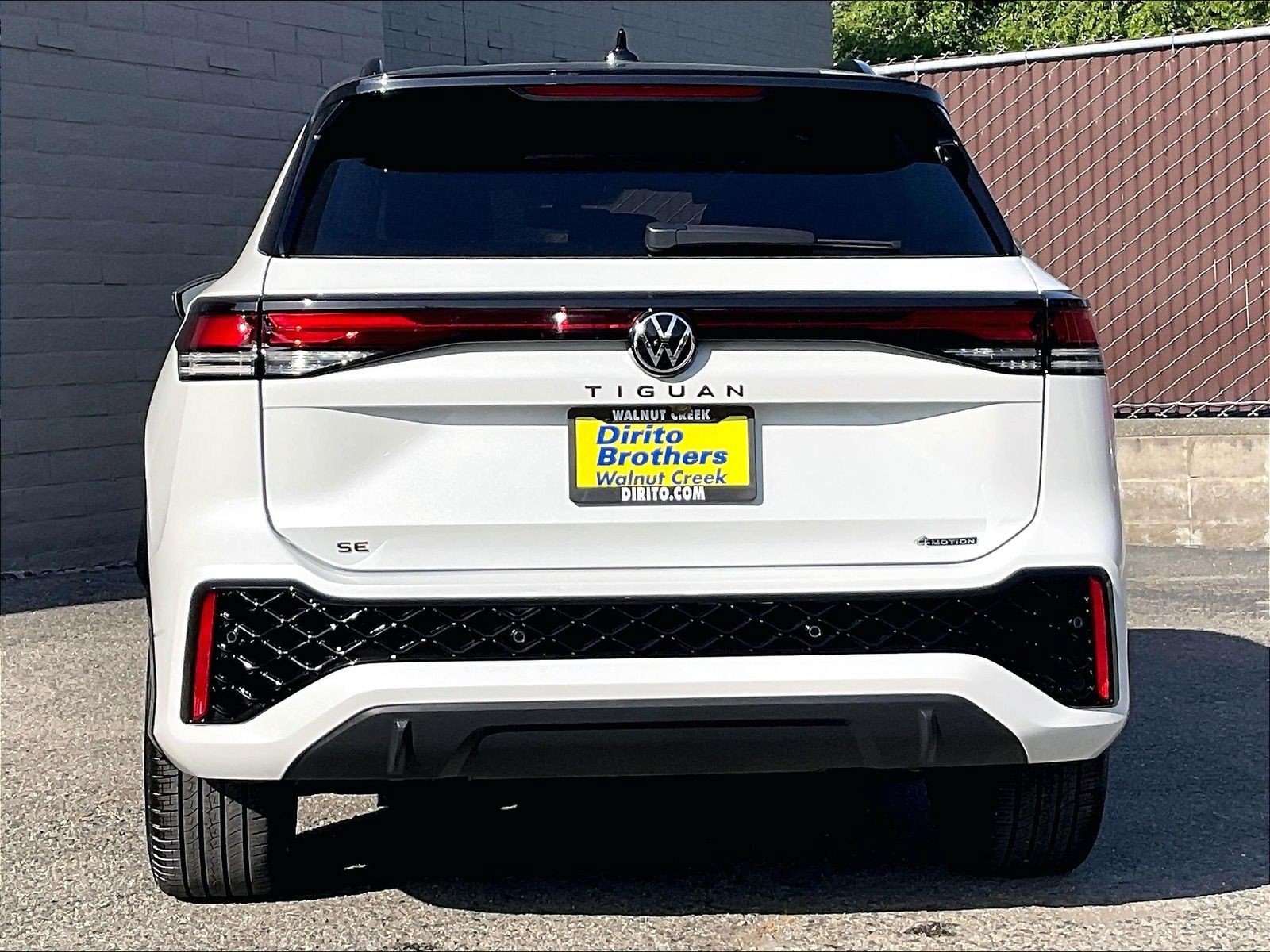 Certified 2025 Volkswagen Tiguan SE R-Line AWD/4WD image 3
