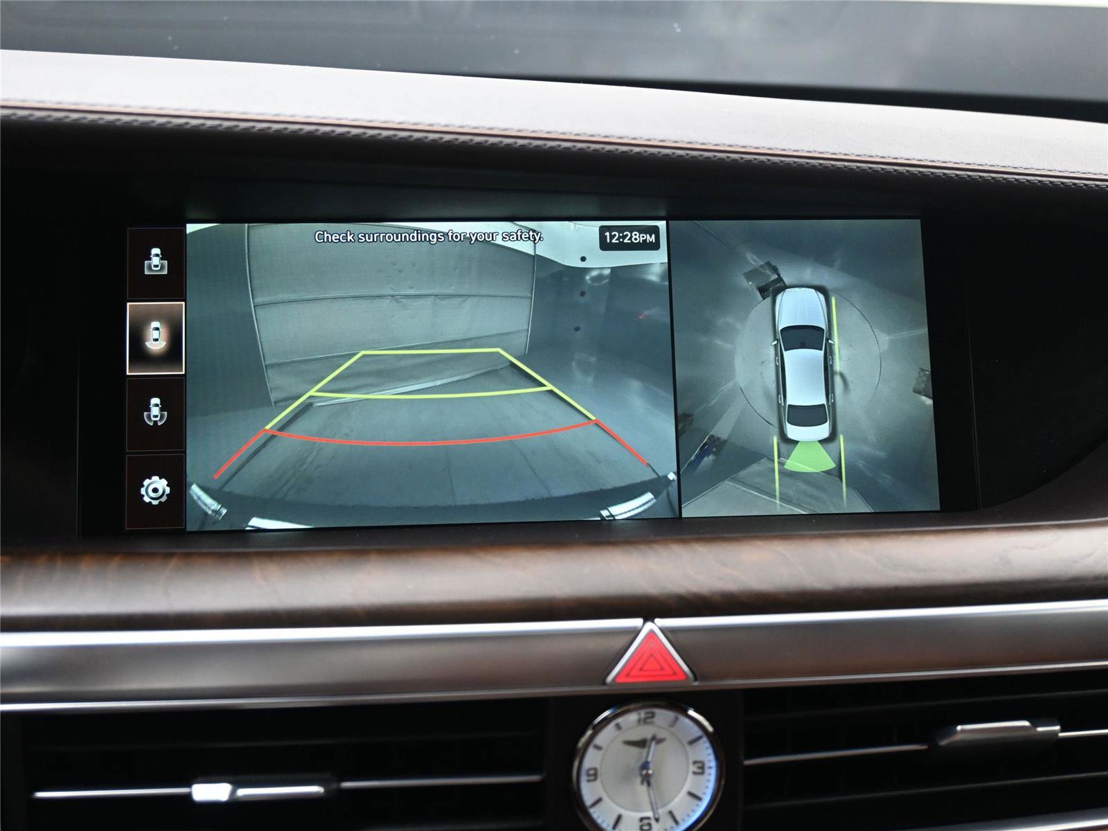 Used 2021 Genesis G90 3.3T Premium image 18