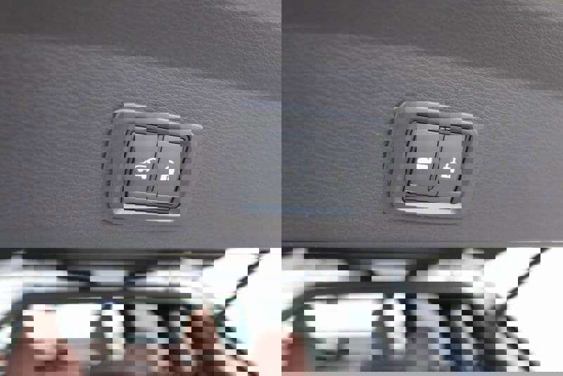 New 2026 Mitsubishi Outlander SEL image 26