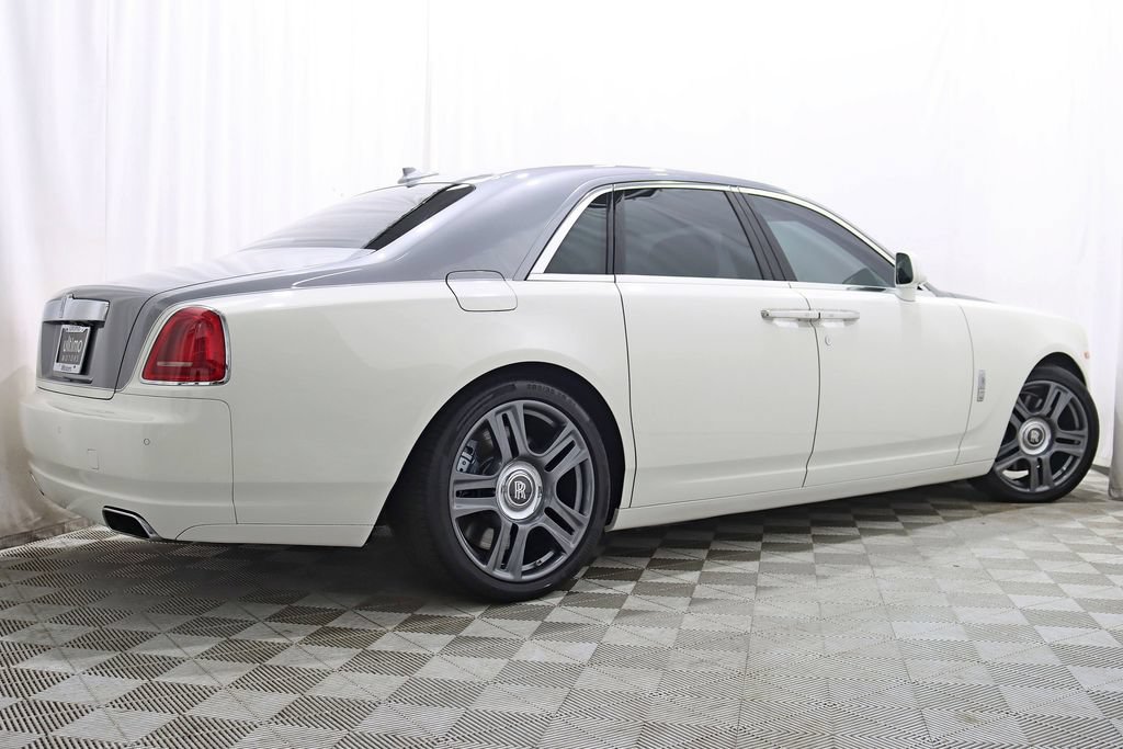 Used 2016 Rolls-Royce Ghost RWD image 9
