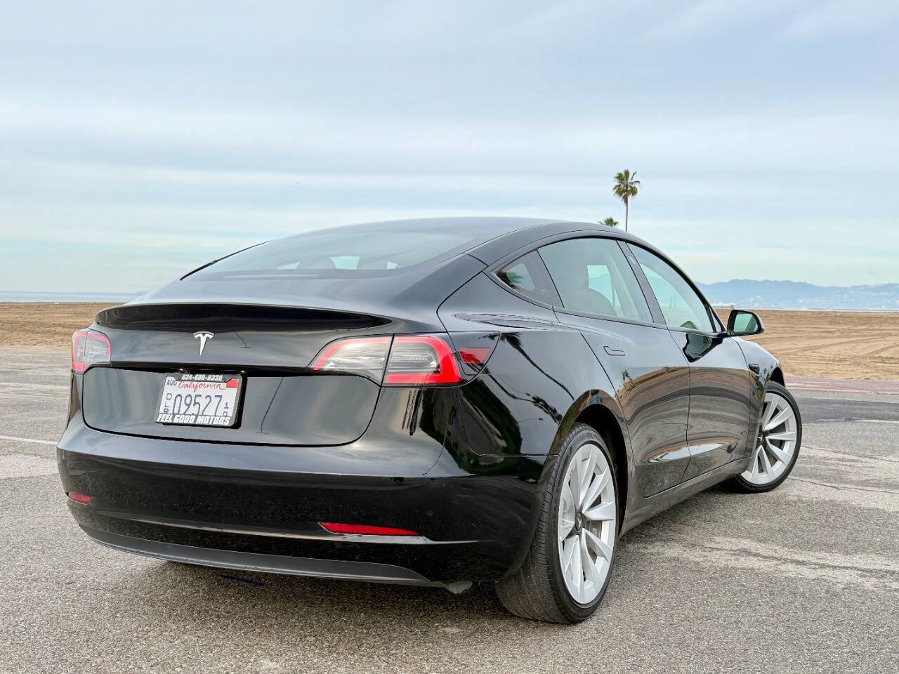 Used 2023 Tesla Model 3 Standard Range image 4